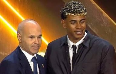 戏剧要来了吗？诺里斯超越角田时四轮出白线，被赛会记录