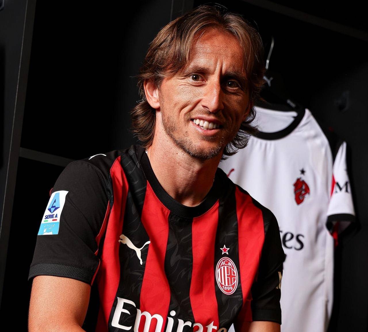 39岁仍然无所畏惧：诺伊尔的拜仁传奇继续