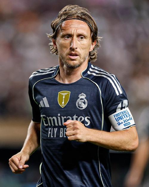 肖赧谈中超赛程安排：倒数第二轮不同时开球这一点就挺业余