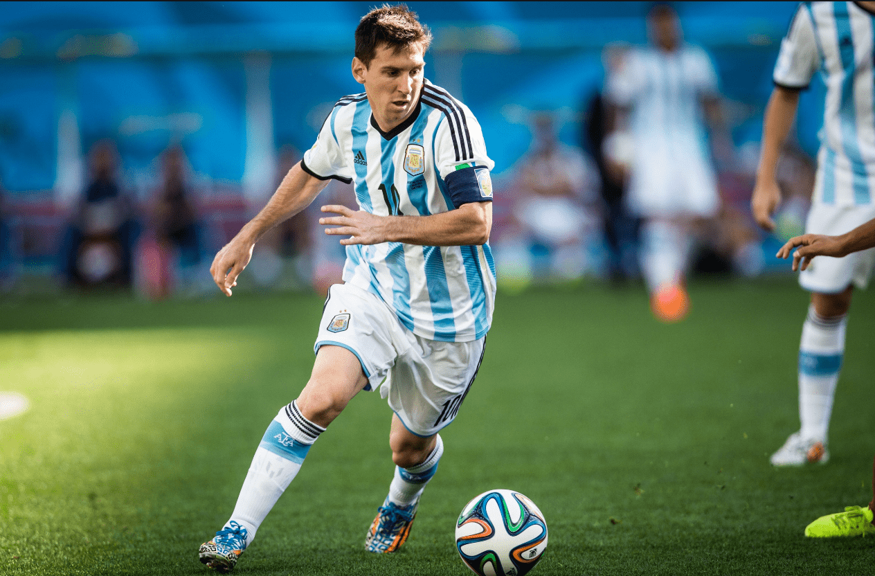 曼联客场险胜切尔西红魔重回榜首