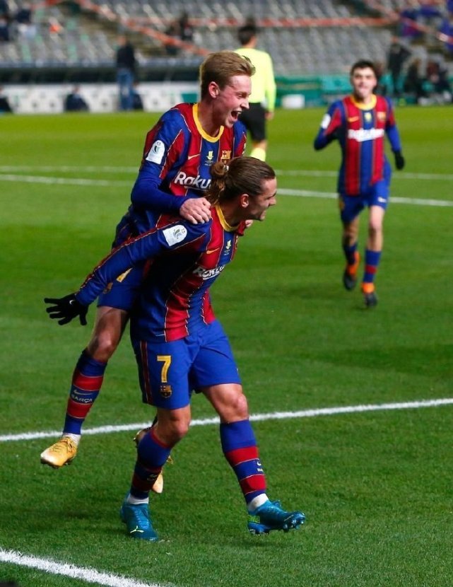 TA：孔帕尼相较图赫尔谦逊很多，不会对高层、球员评头论足