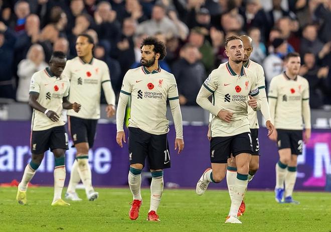 哈登生涯3次单场10+三分，与拉文和JR并列历史第四位