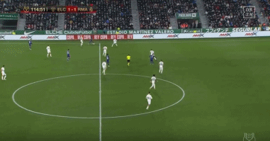 雷迪克：不认为詹姆斯需要重拾信心，他因为伤病还在追赶进度