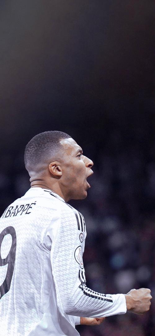 姆巴佩：能被拿来和C罗相提并论很自豪；想拿所有能拿的冠军